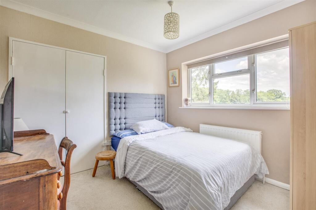 2 Mayflower Close, HP17 8QH-4.jpg