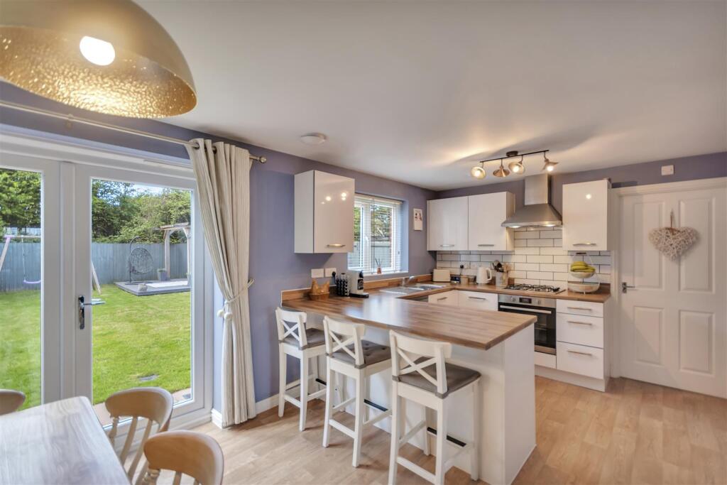 Kitchen / Breakfast Room