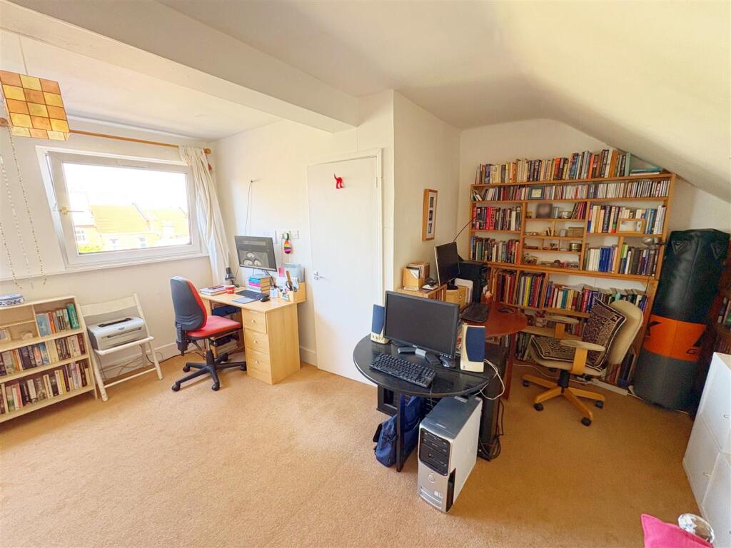 Loft room _ Bedroom 4 (1).jpg