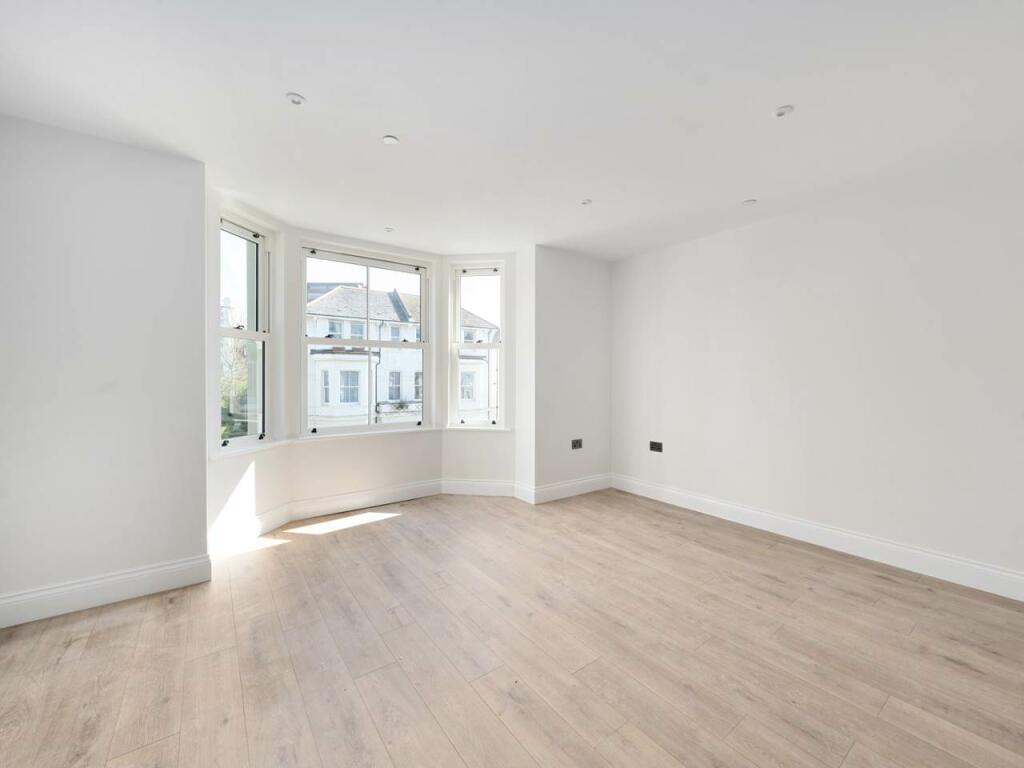 Flat 8 living