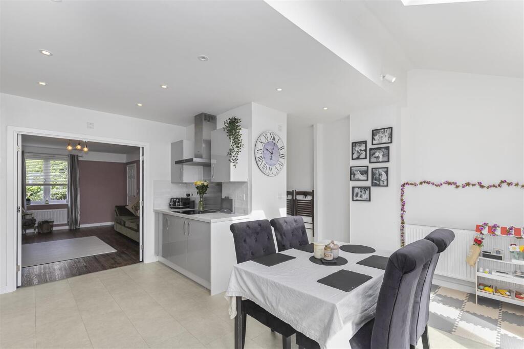 Kitchen Diner 2.jpg