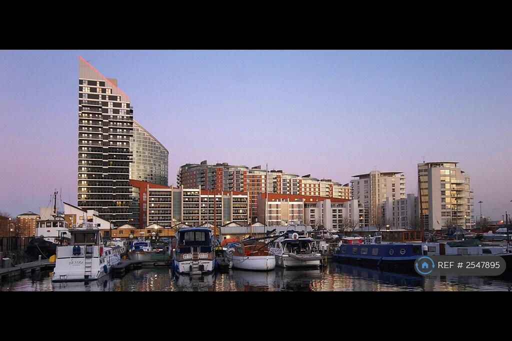 Building View From Canary Whalf 