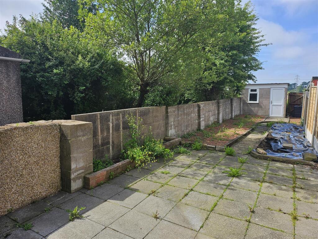 EXTERNAL REAR