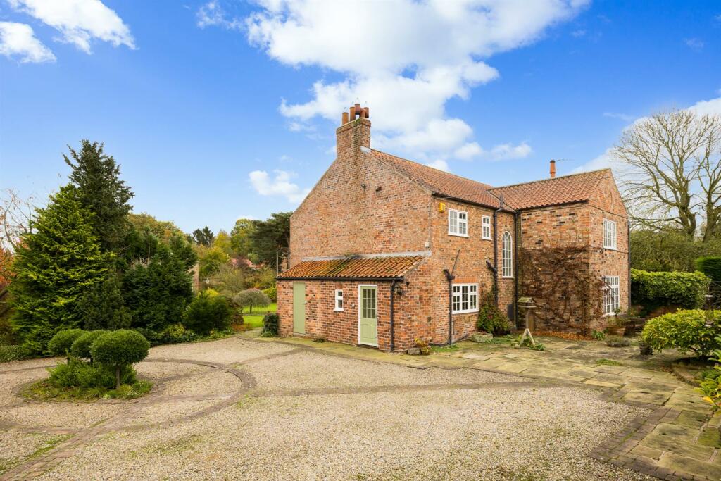 House &amp; Driveway