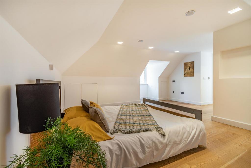 8496053-interior02.jpg