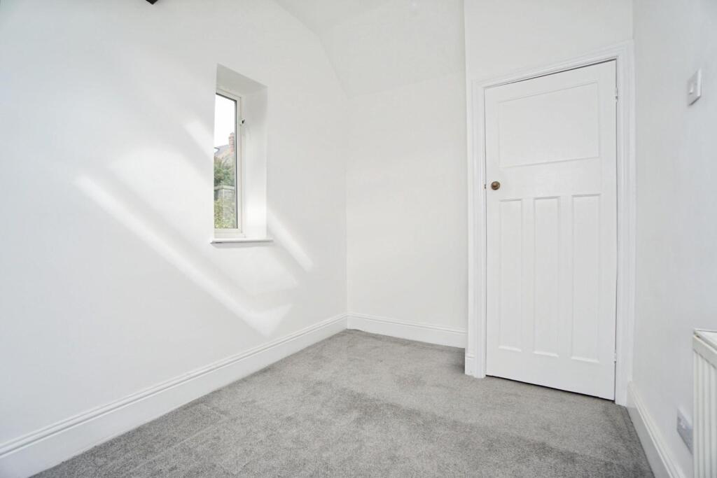 BEDROOM 5