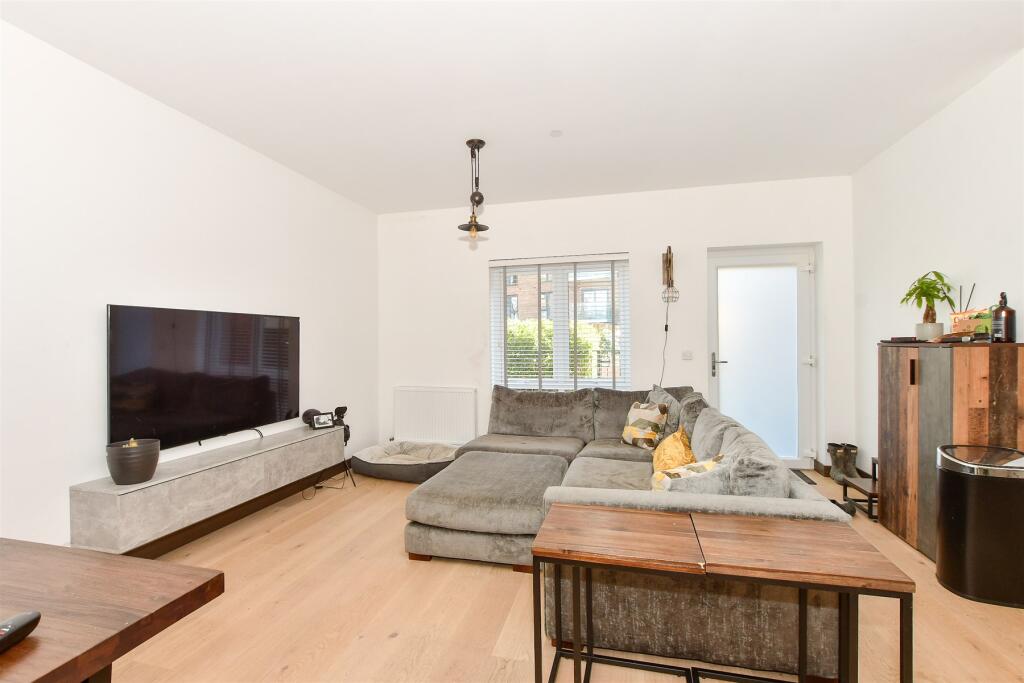 Kitchen/Lounge