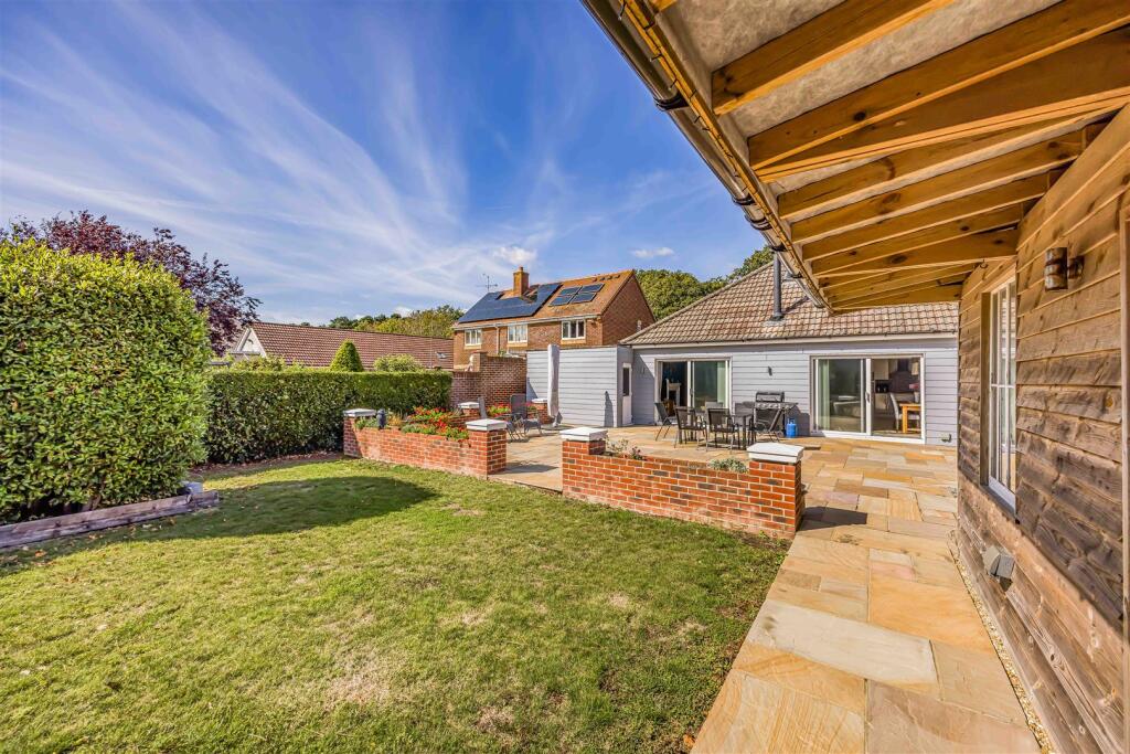 14 Salterns Lane, Hayling Island-Small-PorticoMark