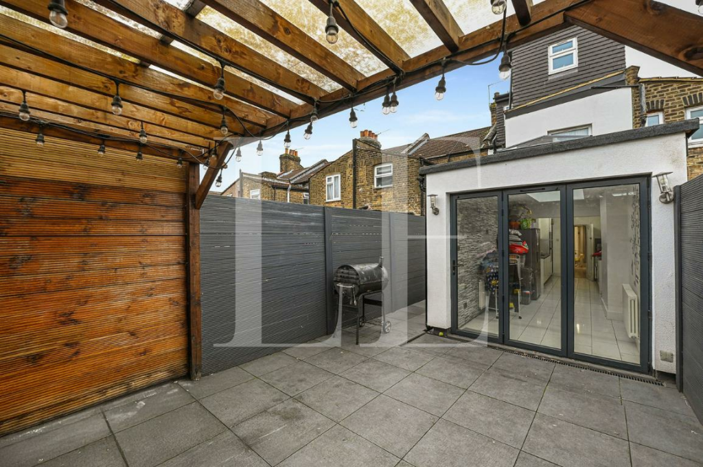 Haselbury Road (21).png