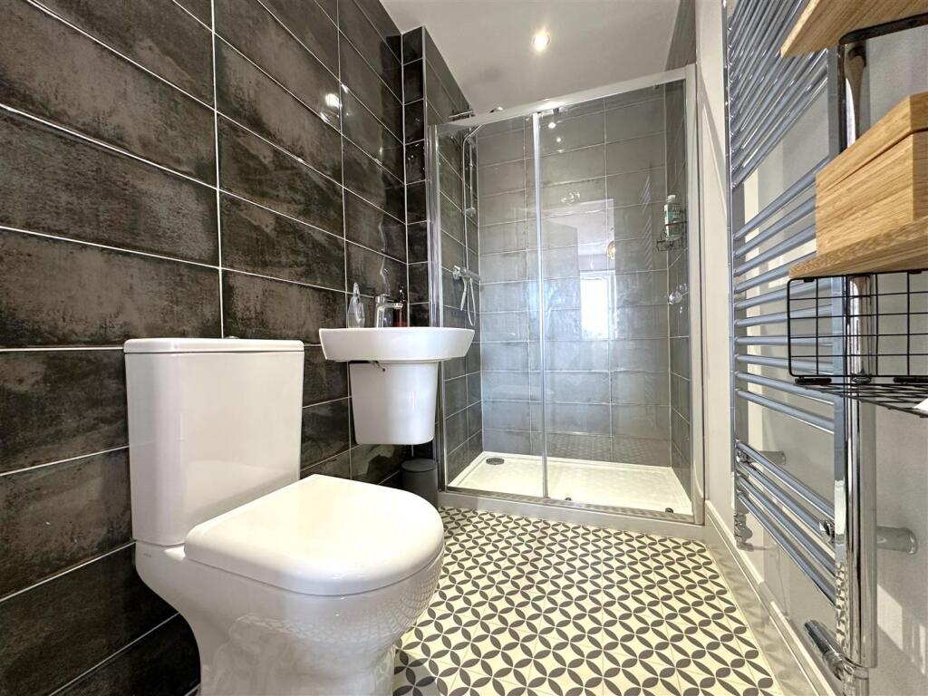 En-Suite Shower Room 656