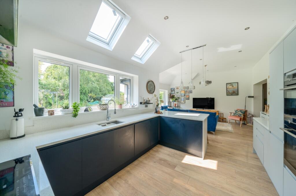 1305672-19-6849f79052fa6