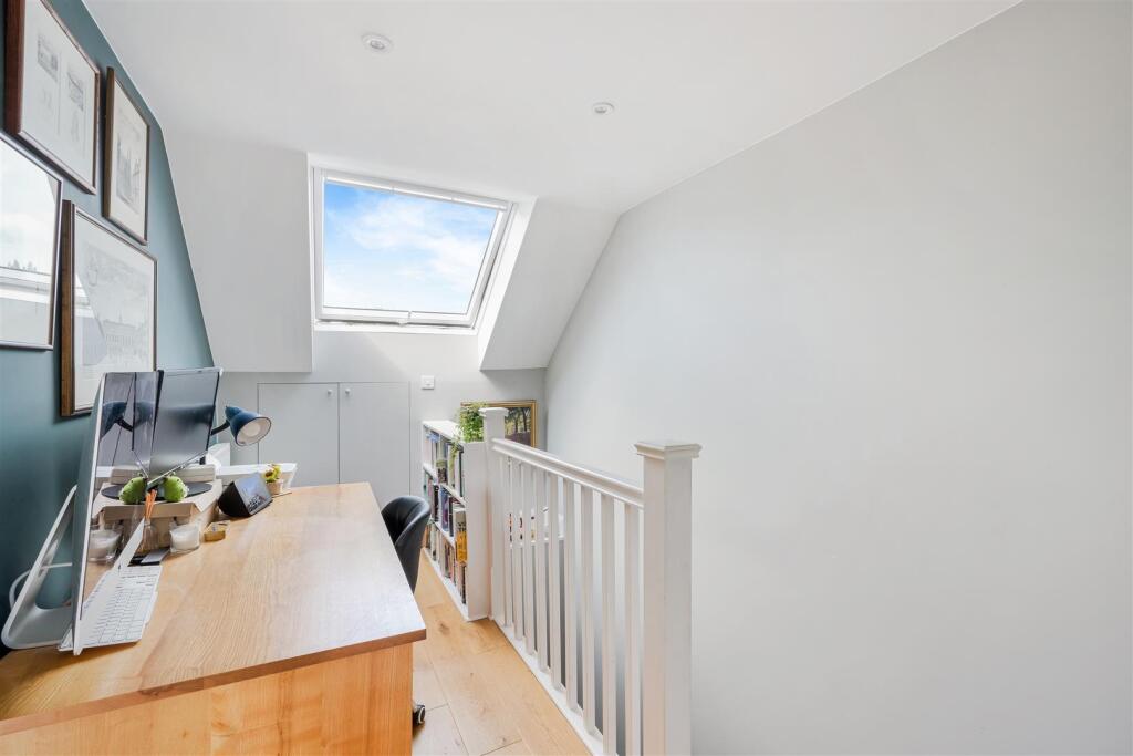 LOWER HILL ROAD (13).jpg