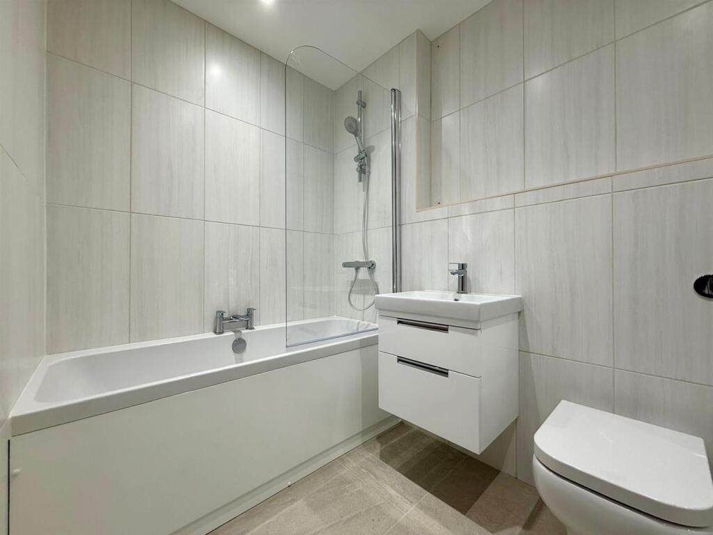66 pr 27 bathroom with bath 2.jpg