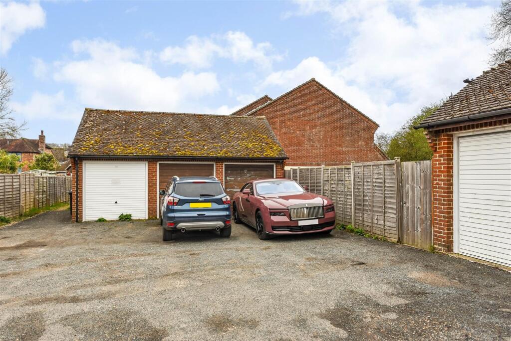 Garage &amp; Parking