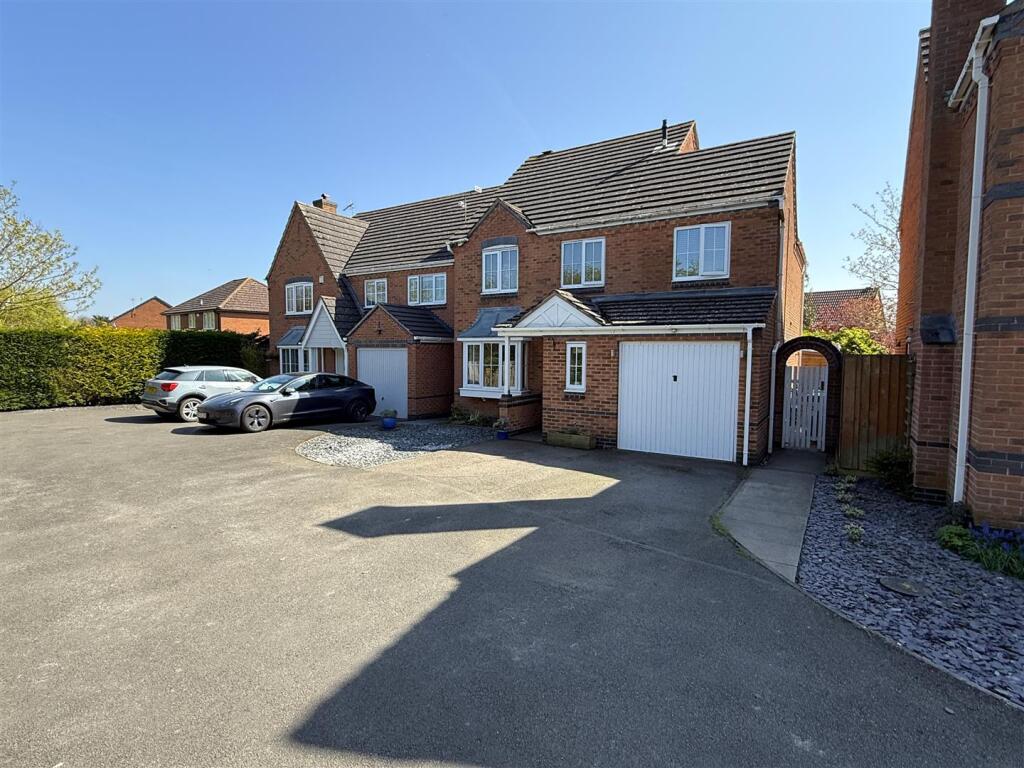 Driveway - Garage.JPG