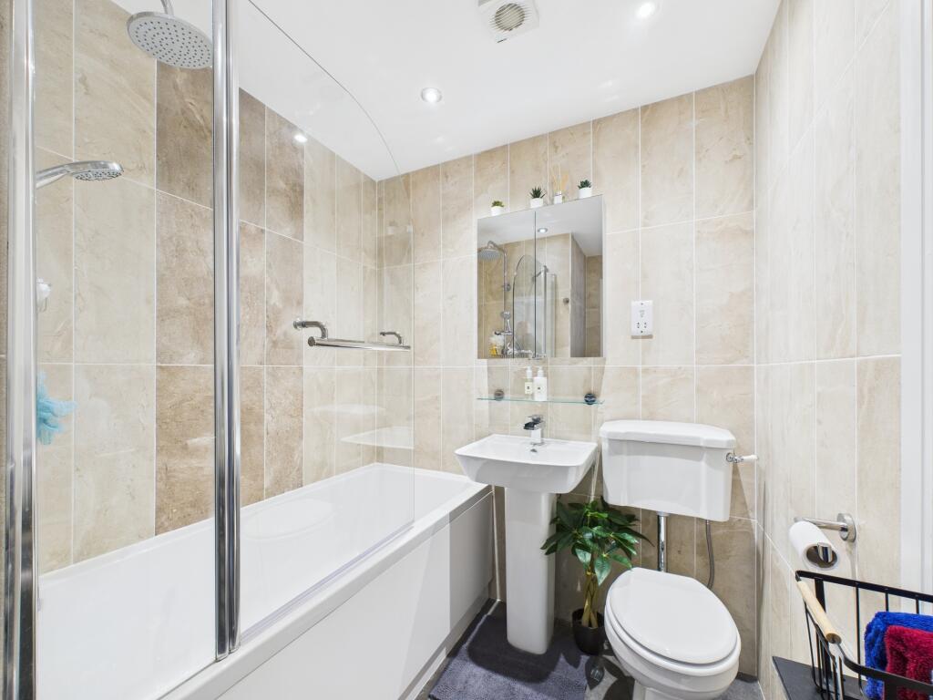 Jack &amp; Jill Bathroom