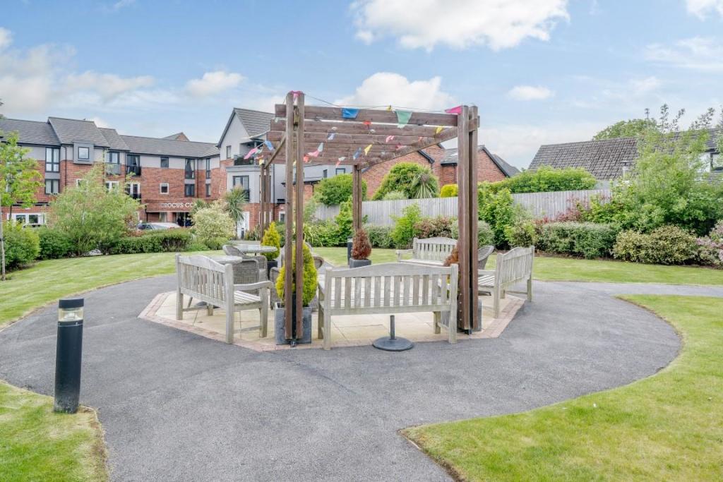 8504812_EXTERIOR_06 (Medium).jpg