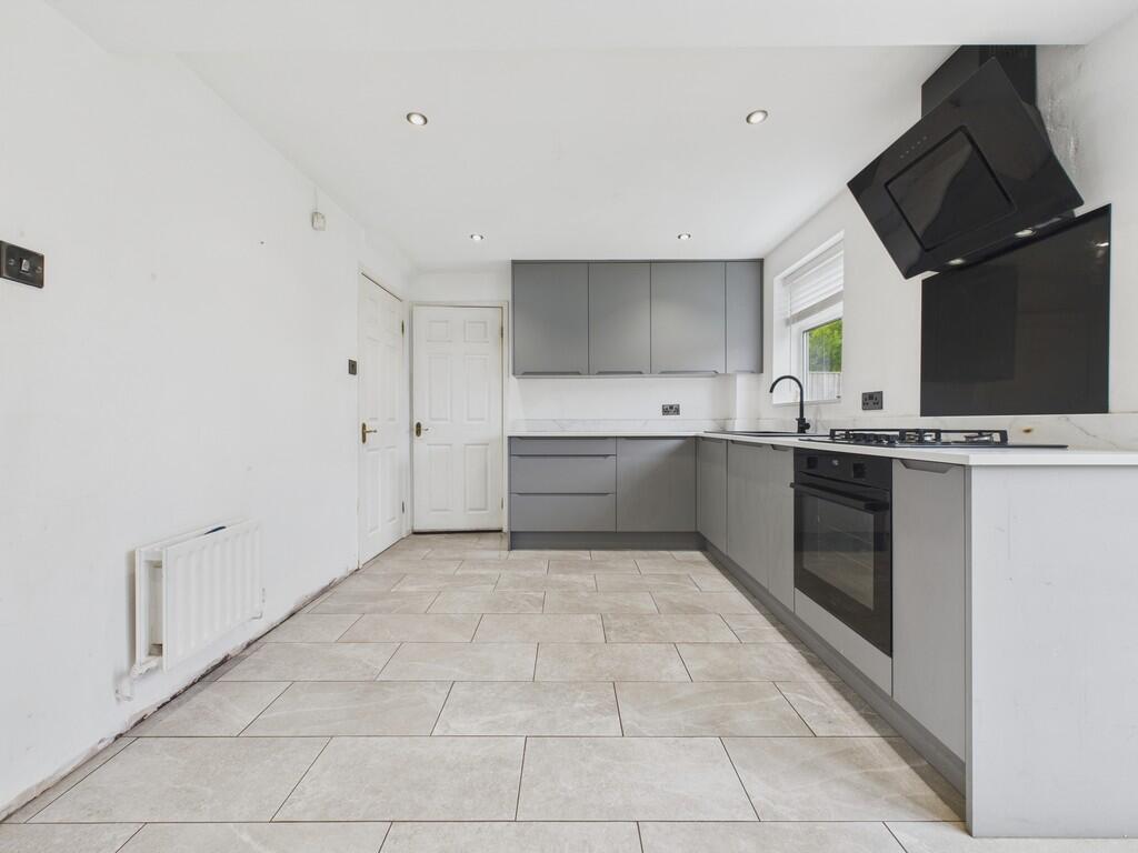 CAM04273G0-PR0119...