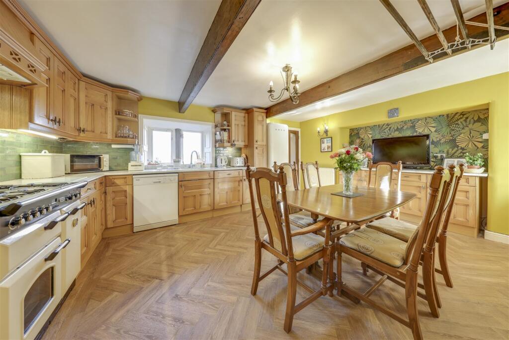 Kitchen / Dining Alt
