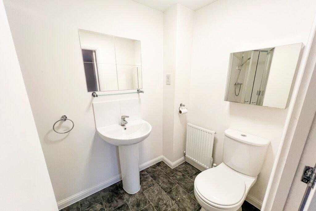 Catalina Close - Bathroom