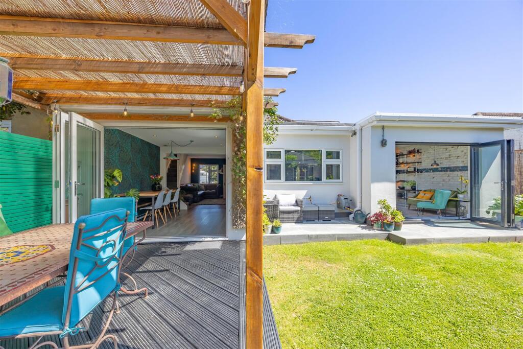 Outdoor Decking/Garden