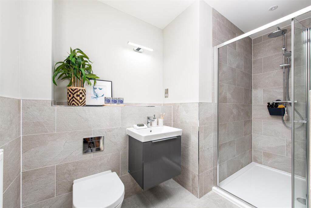 Bedroom1_Ensuite.jpg