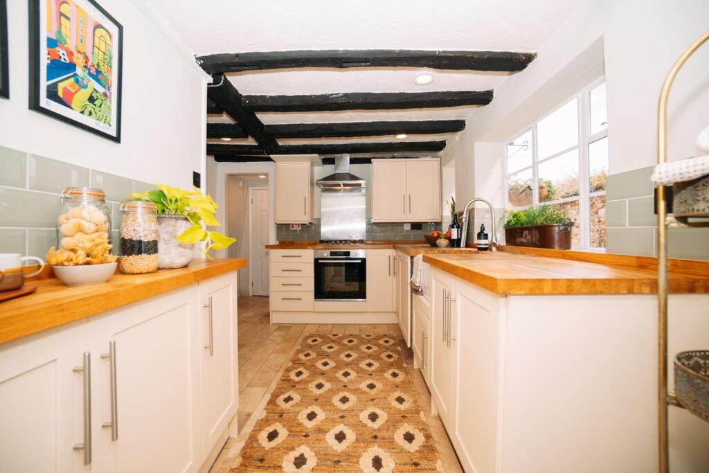 13 Southgate Street [Kitchen].jpg