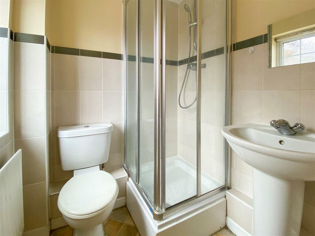 En-suite shower room.jpg