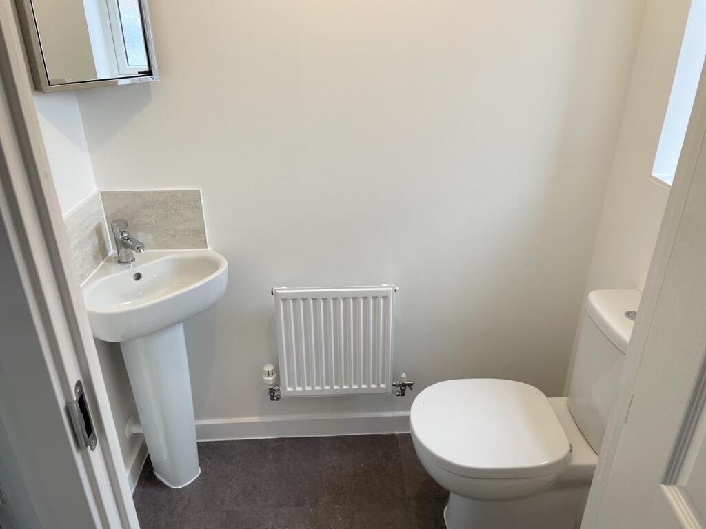 Cloakroom/wc