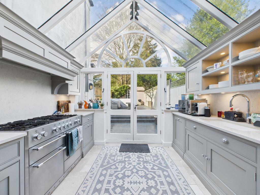 KITCHEN DINER (2)