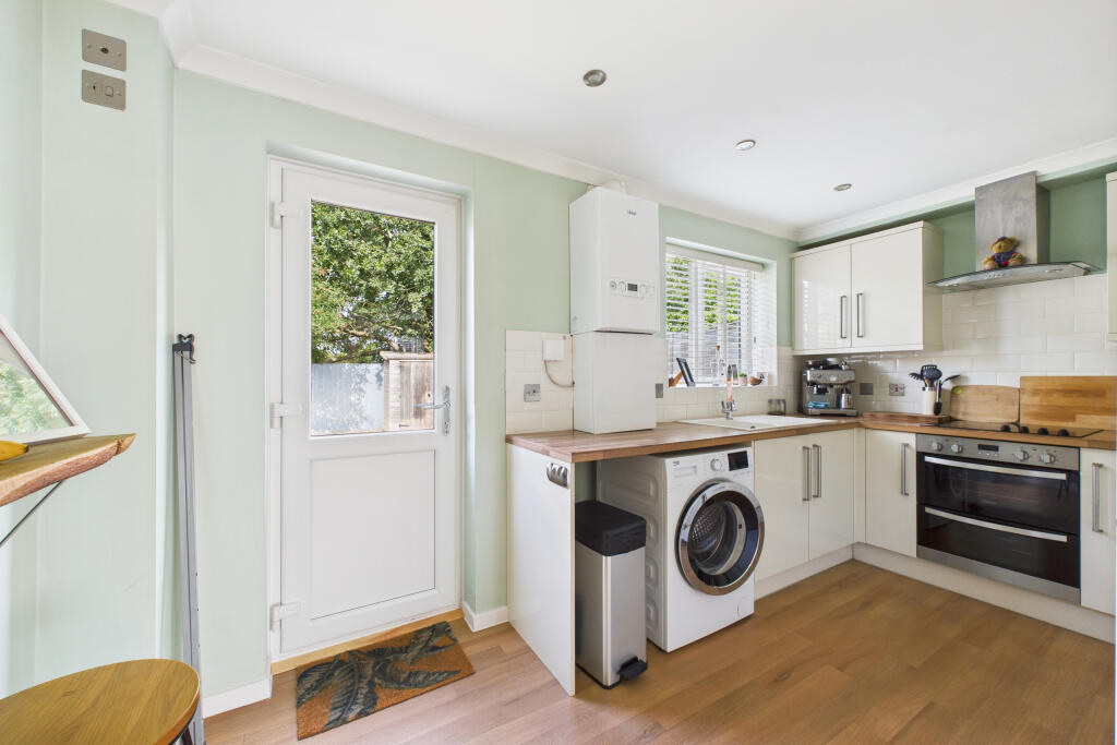 CAM05454G0-PR0039-STILL009