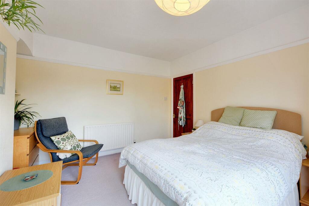 Bedroom 1_2.jpeg