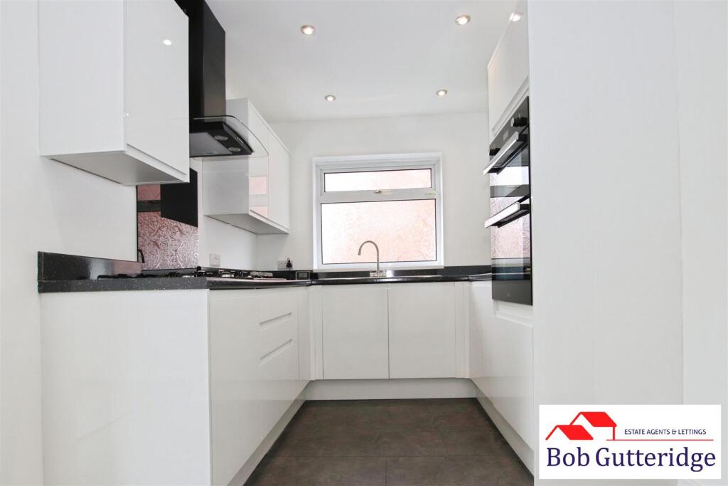 NEW FITTED KITCHEN / DINER