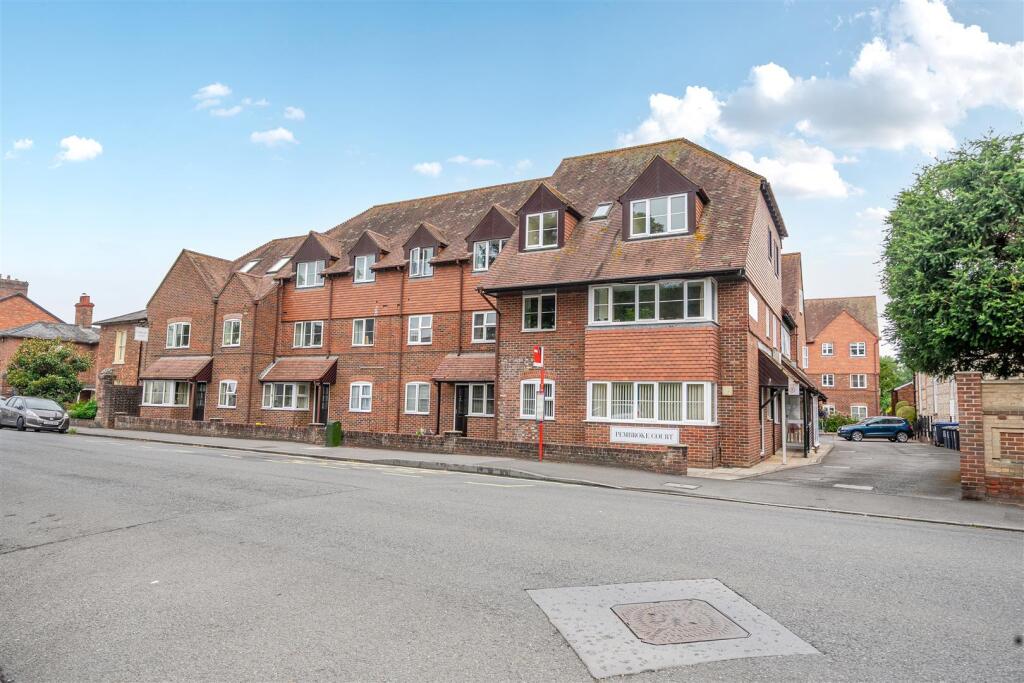 Pembroke Court, Wilton * over 55s retirement property * *