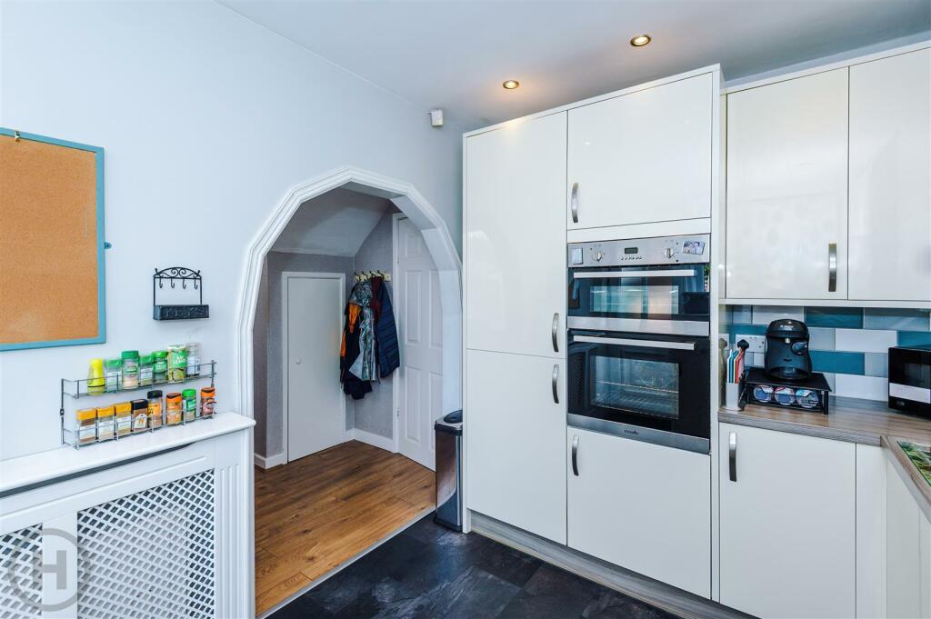 Kitchen (3).jpg