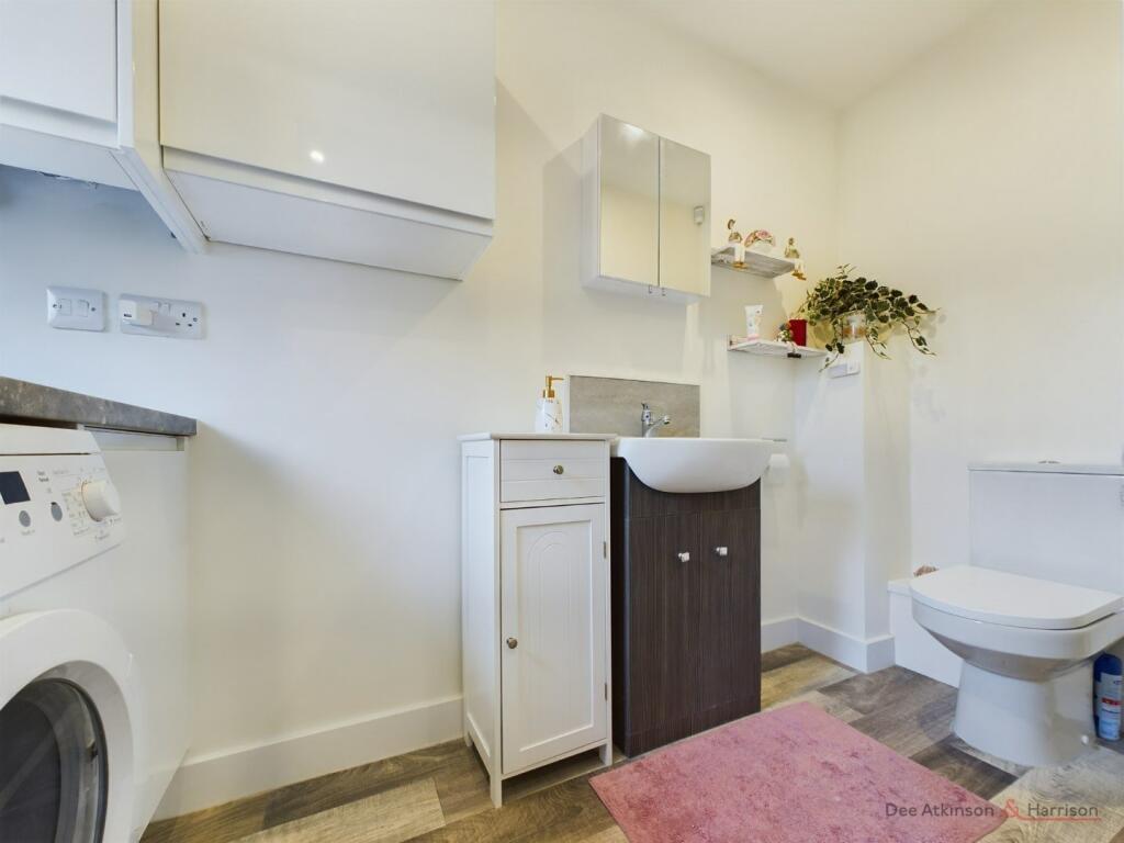 Utility Room/Cloakroom