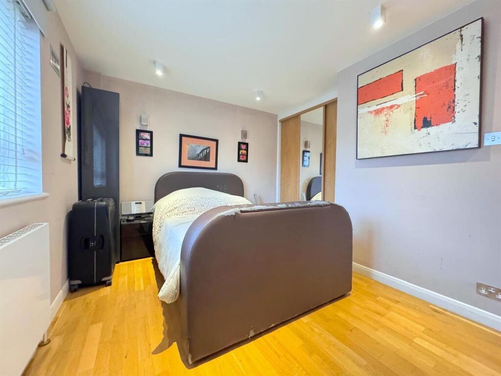 3 Bed for sale, Buy in Lonond, NW11 - Maxwellprope