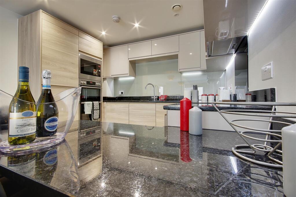 21 Open Plan Lounge-Kitchen-Diner L.jpg