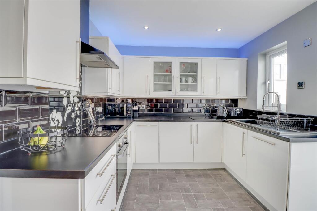 1 MCCLAREN WAY-3.jpg