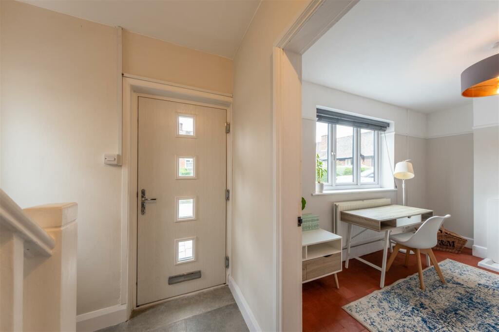 10 Churchill Drive-016.jpg