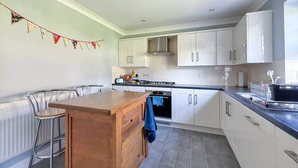 Kitchen/breakfast...