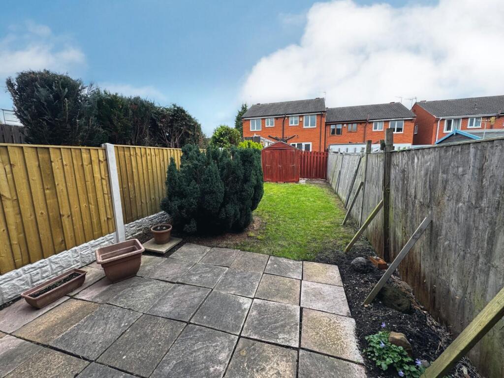 rear garden (2).jpg