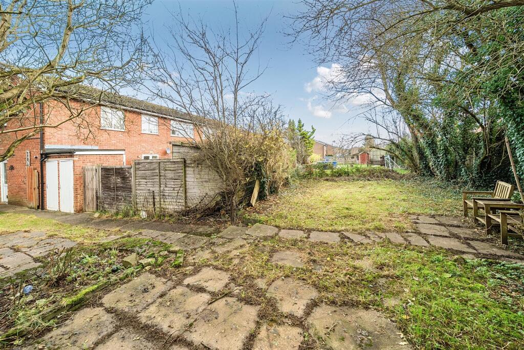 4 Baden Powell Cresent, Towcester (20).jpg