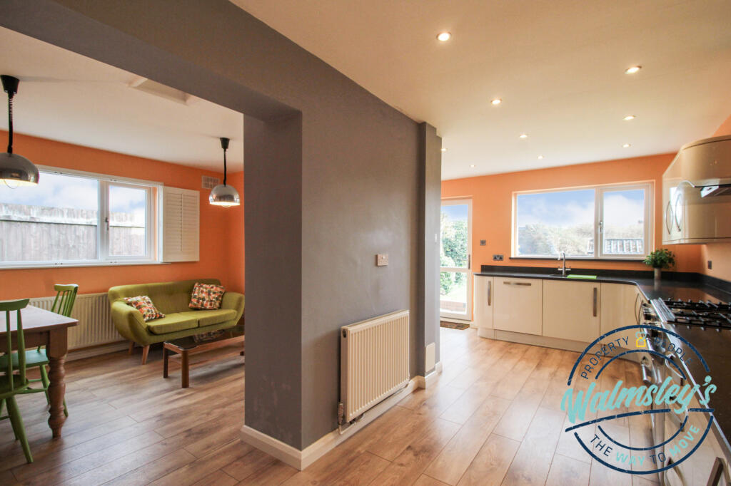 Kitchen dining area