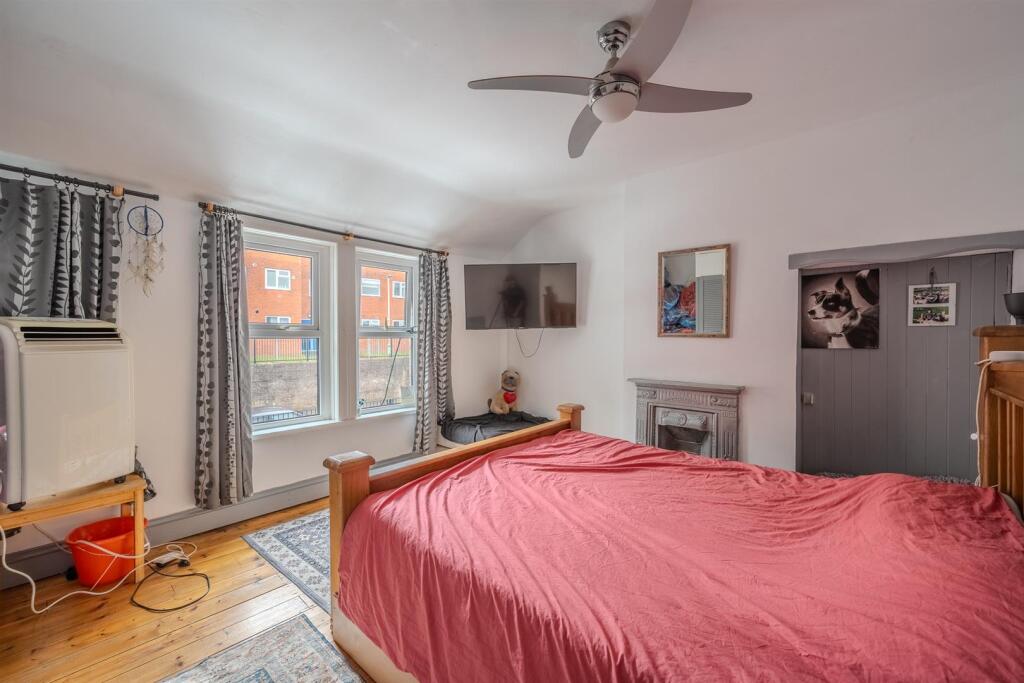 2 Woodview Terrace-1.jpg