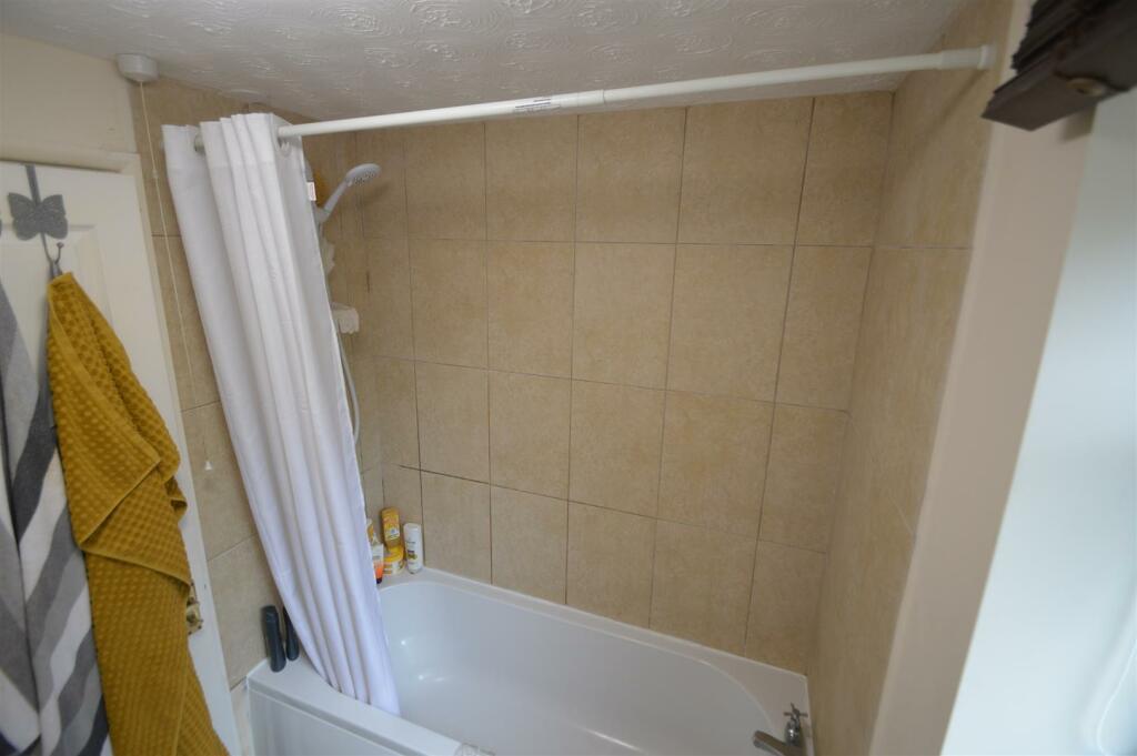 Bathroom2.jpg