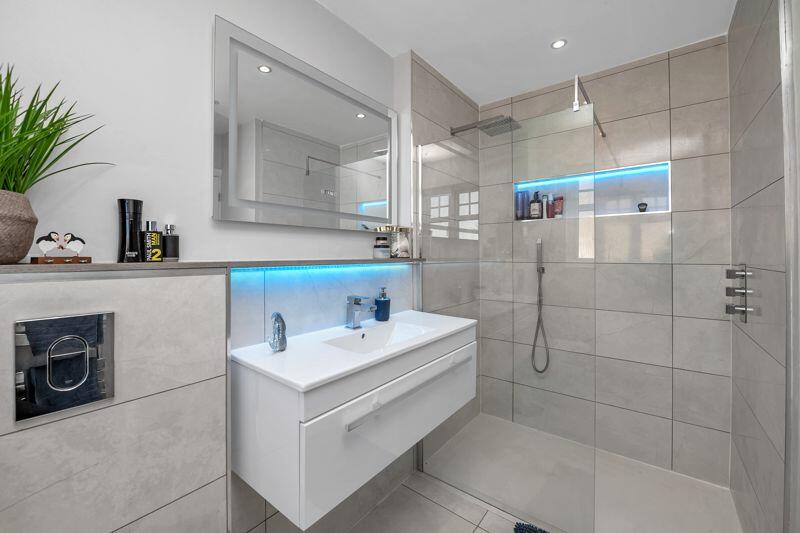 Bedroom One En-Suite