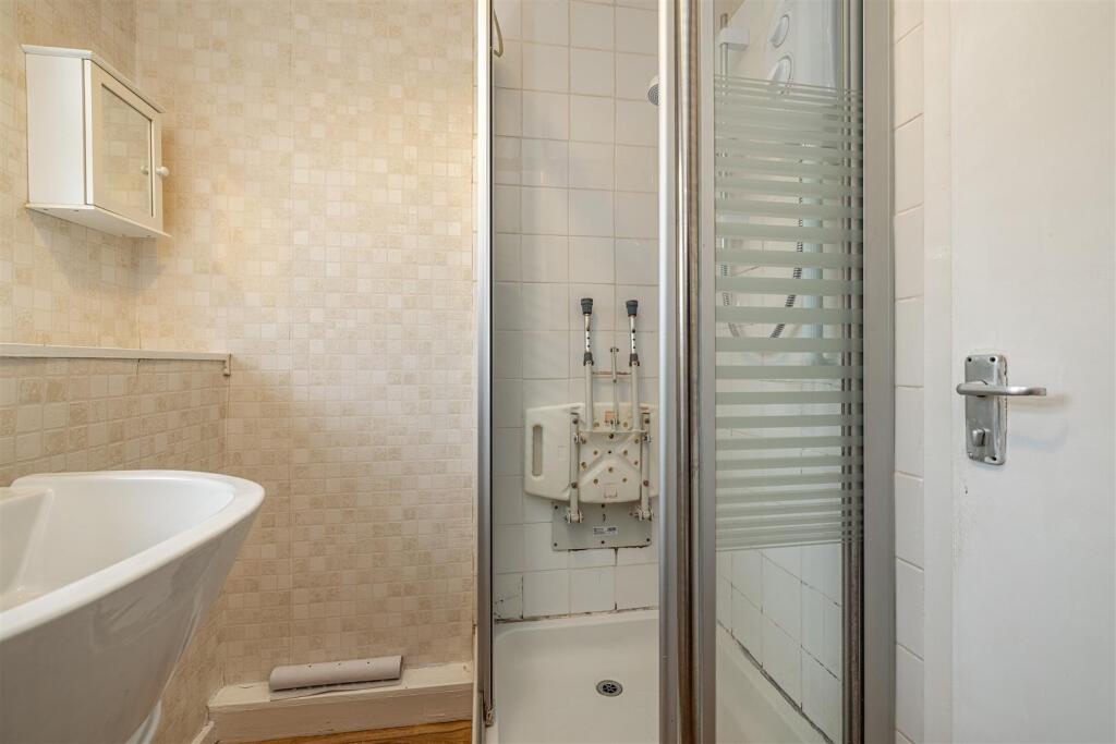 3 Eastfield Road Selkirk 26.JPG