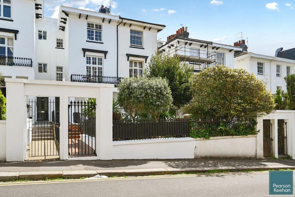 Flt 1, 27 Norfolk Square, BN1 (6).jpg