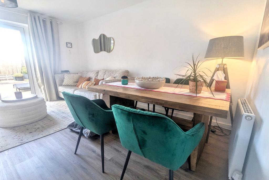 Lounge &amp; Dining Room